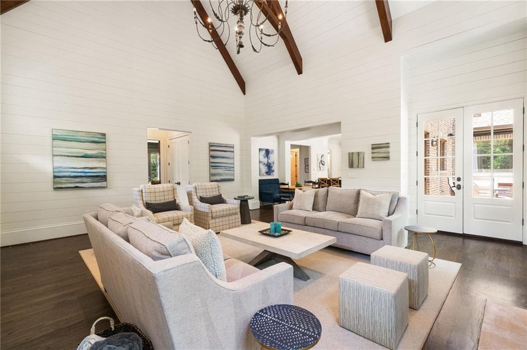 5 bedroom, 7 bathroom, 6,850 sq ft single family residence for sale at 4207 Glengary Drive, Atlanta, GA 30342 — photo 8