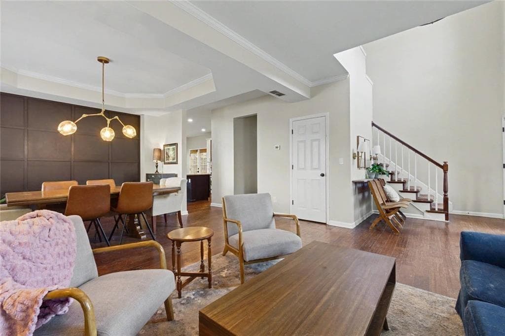 4 bedroom, 3 bathroom, 2,540 sq ft single family residence under contract at 1080 Olde Roswell Grove, Roswell, GA 30075 — photo 9