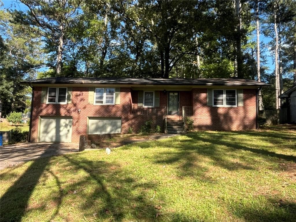 3 bedroom, 2 bathroom, 1,616 sq ft single family residence under contract at 4580 Kelden Circle, Atlanta, GA 30349