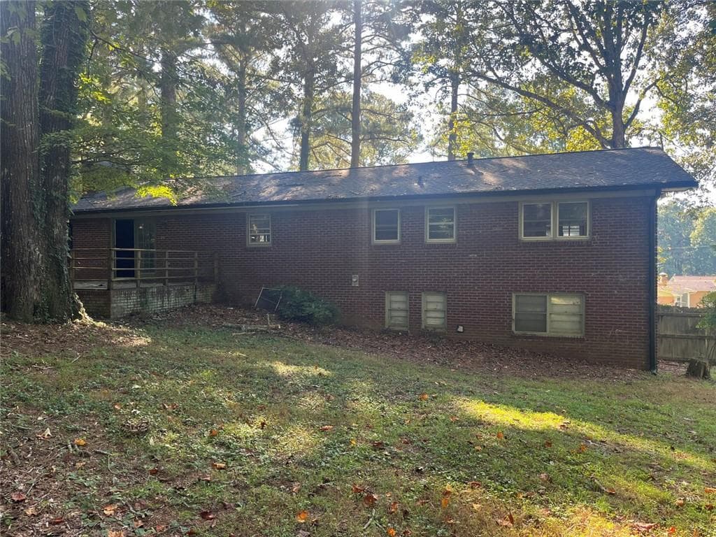 3 bedroom, 2 bathroom, 1,616 sq ft single family residence under contract at 4580 Kelden Circle, Atlanta, GA 30349 — photo 2