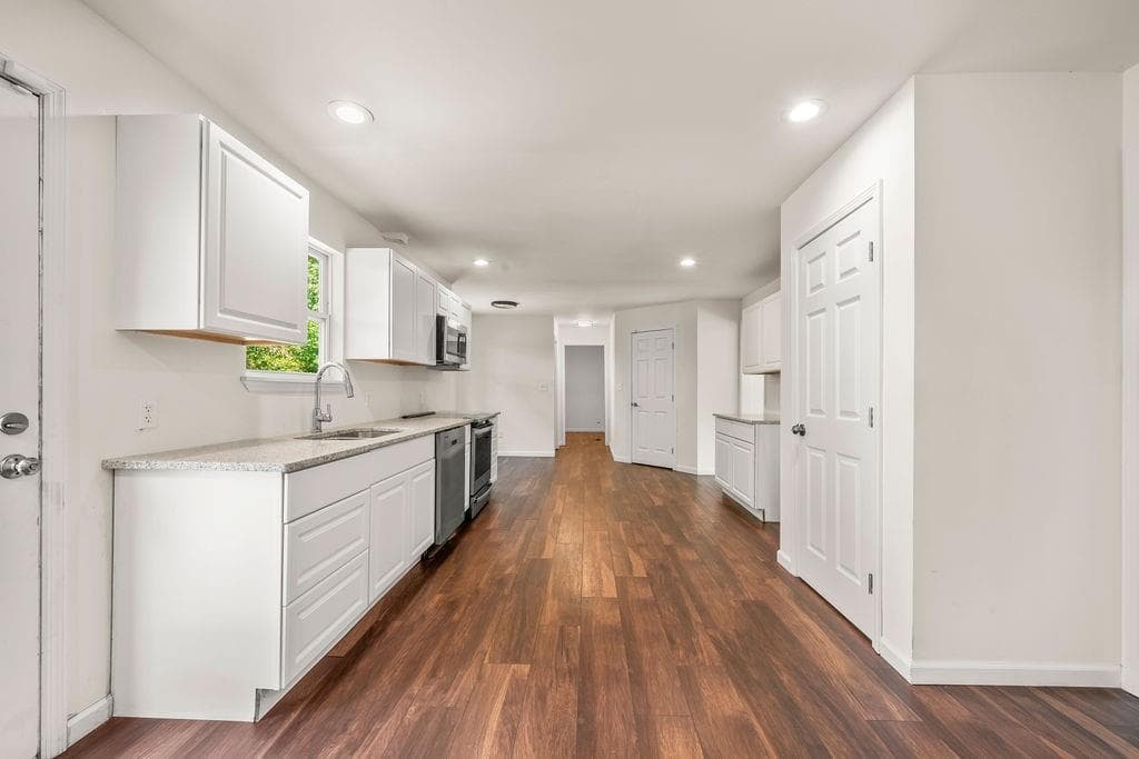 4 bedroom, 3 bathroom, 2,008 sq ft single family residence for sale at 77 Hunters Green, Dallas, GA 30157 — photo 7