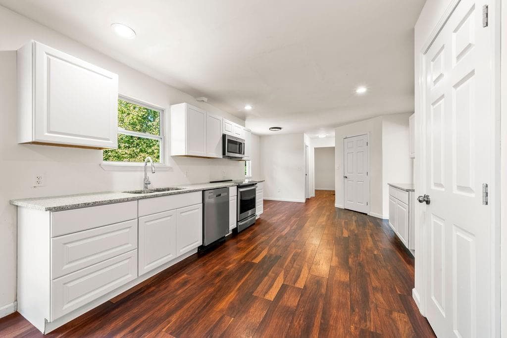 4 bedroom, 3 bathroom, 2,008 sq ft single family residence for sale at 77 Hunters Green, Dallas, GA 30157 — photo 8