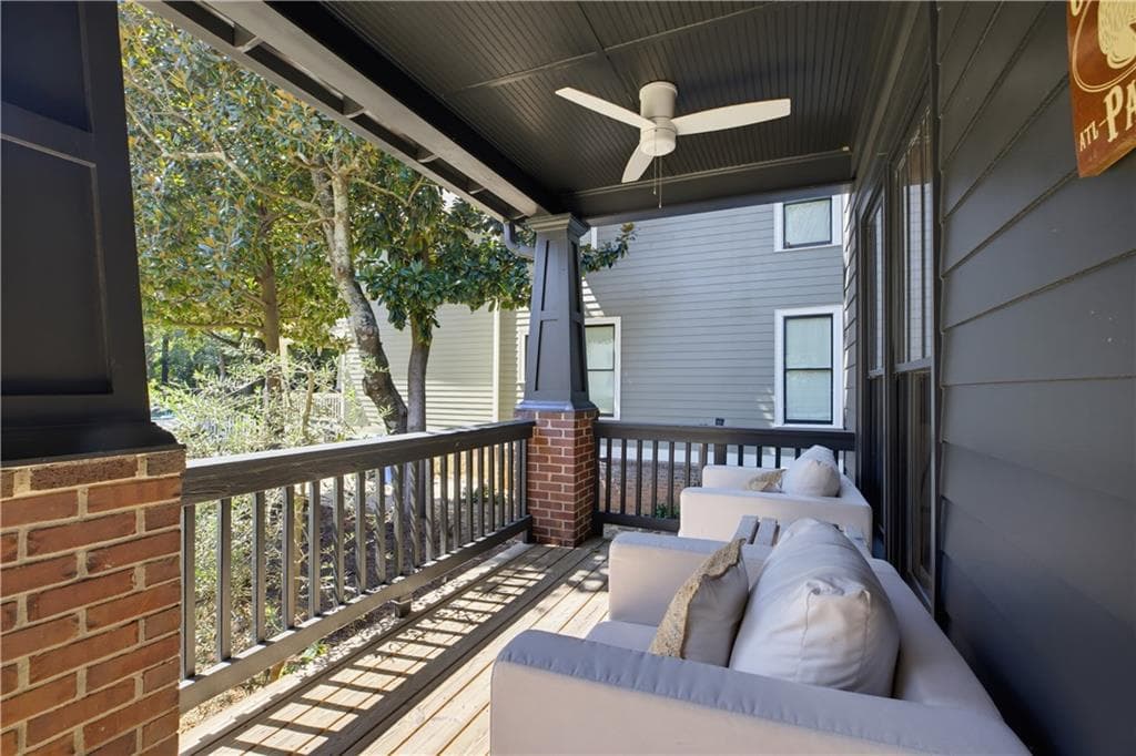 3 bedroom, 3 bathroom, 2,178 sq ft single family residence under contract at 1074 Mercer Street, Atlanta, GA 30316 — photo 4