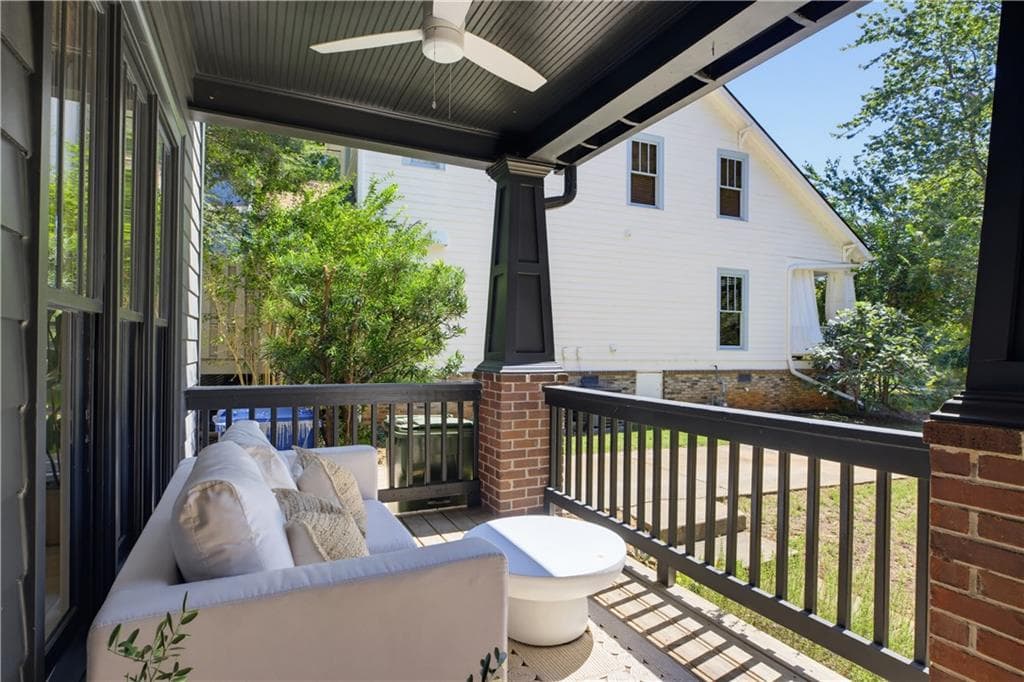 3 bedroom, 3 bathroom, 2,178 sq ft single family residence under contract at 1074 Mercer Street, Atlanta, GA 30316 — photo 5