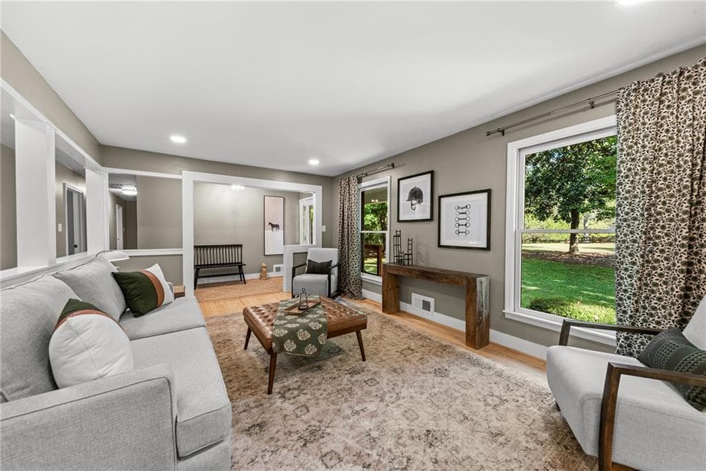 4 bedroom, 3 bathroom, 2,483 sq ft single family residence under contract at 175 Williamsburg Lane, Athens, GA 30605 — photo 4