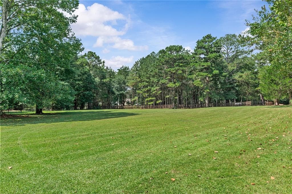 4 bedroom, 3 bathroom, 2,483 sq ft single family residence under contract at 175 Williamsburg Lane, Athens, GA 30605 — photo 3