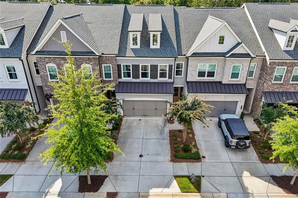 3 bedroom, 3 bathroom, 2,450 sq ft townhouse for sale at 20006 Windalier Way, Roswell, GA 30076 — photo 3