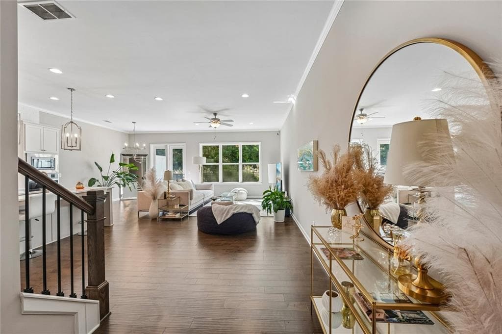 3 bedroom, 3 bathroom, 2,450 sq ft townhouse for sale at 20006 Windalier Way, Roswell, GA 30076 — photo 5