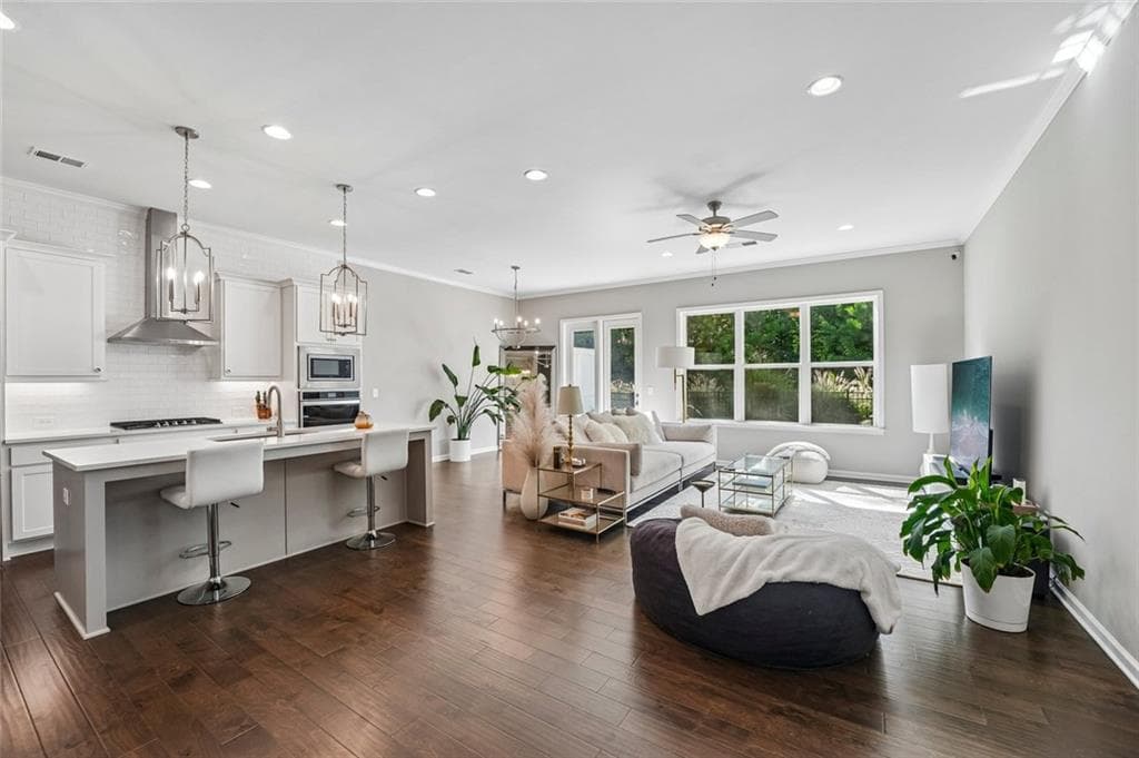 3 bedroom, 3 bathroom, 2,450 sq ft townhouse for sale at 20006 Windalier Way, Roswell, GA 30076 — photo 6