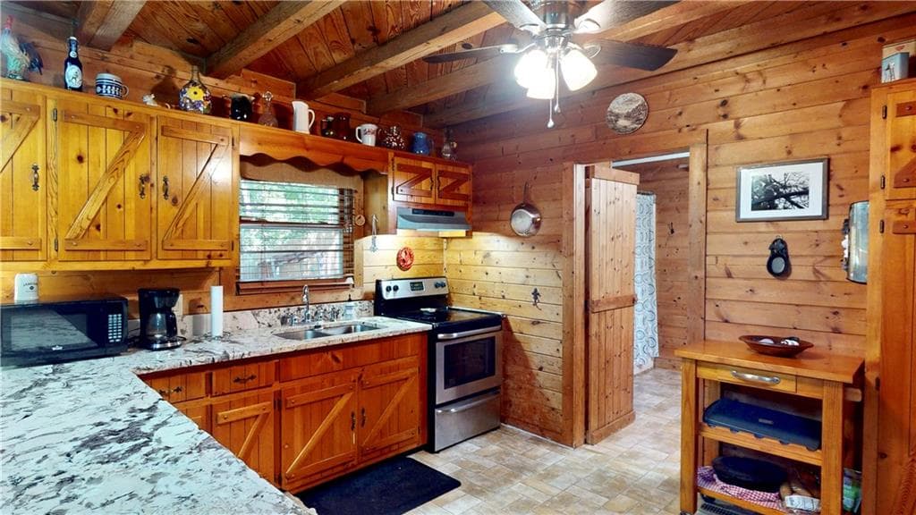 2 bedroom, 1 bathroom, 1,296 sq ft single family residence for sale at 402 Sun Mountain Road, Chatsworth, GA 30705 — photo 9