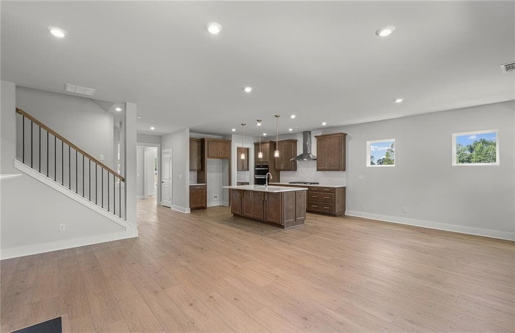 5 bedroom, 4 bathroom, 2,869 sq ft single family residence for sale at 235 Lucas Court, Jefferson, GA 30549 — photo 2
