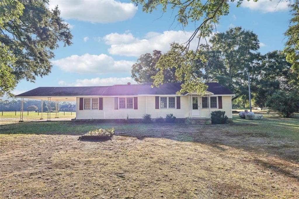 2 bedroom, 1 bathroom, 1,284 sq ft single family residence under contract at 4374 Cannon Road, Loganville, GA 30052 — photo 2