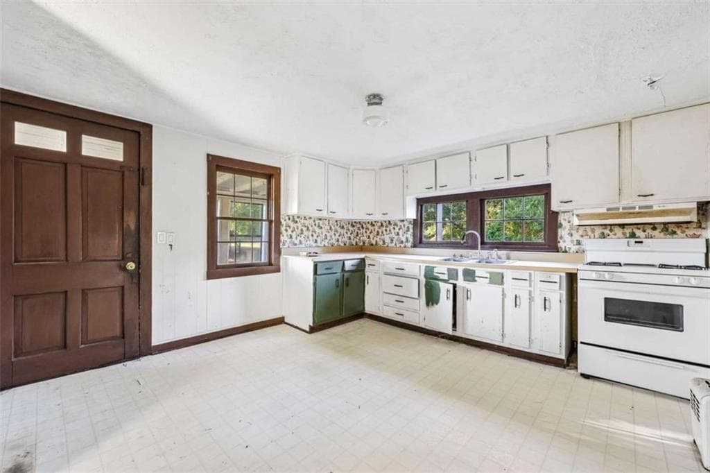 2 bedroom, 1 bathroom, 1,284 sq ft single family residence under contract at 4374 Cannon Road, Loganville, GA 30052 — photo 8