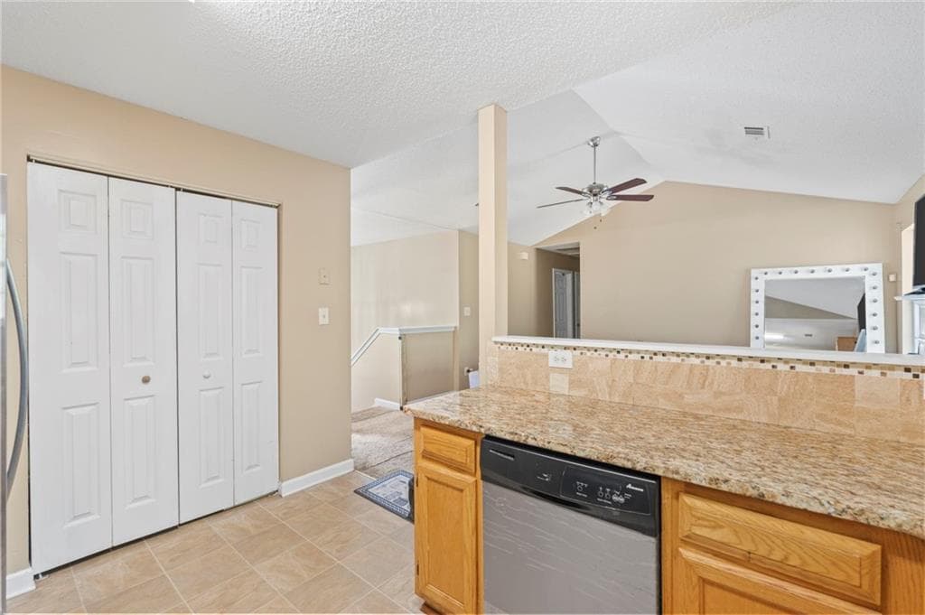 3 bedroom, 2 bathroom, 1,290 sq ft single family residence for sale at 6880 Silver Maple Drive, Rex, GA 30273 — photo 8