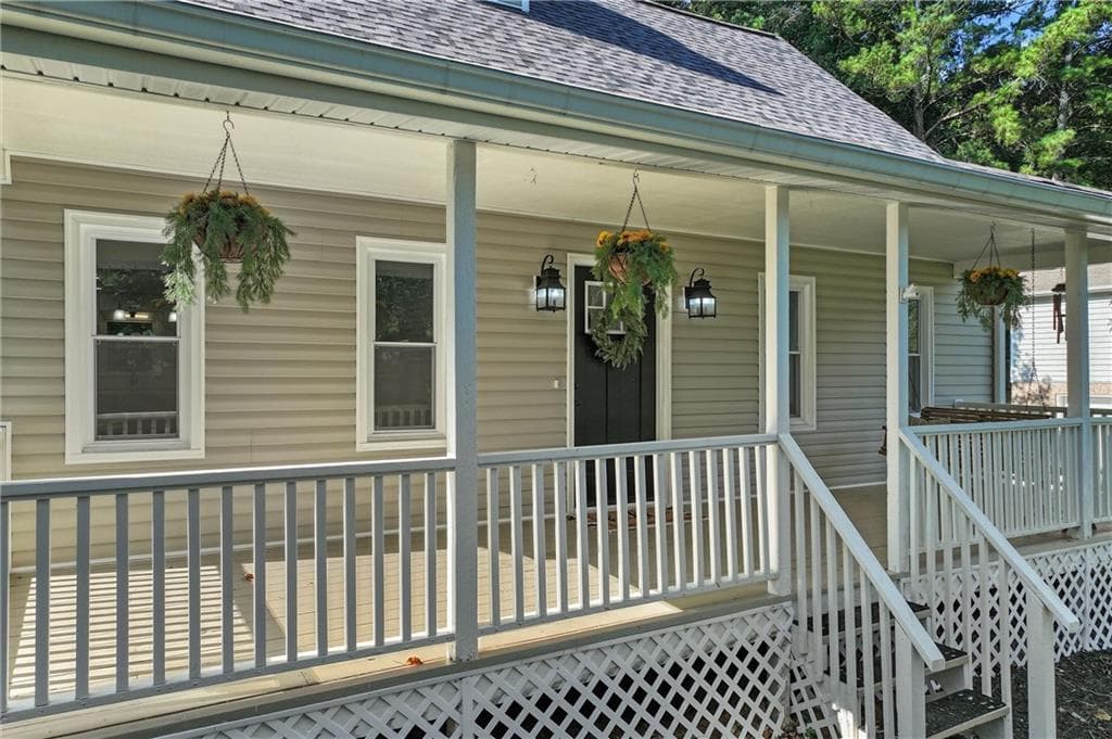 3 bedroom, 2 bathroom, 1,619 sq ft single family residence under contract at 2883 Country Lane, Kennesaw, GA 30152 — photo 3
