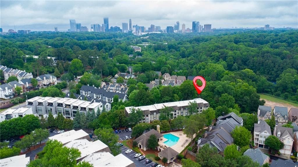 2 bedroom, 2 bathroom, 1,060 sq ft condominium for sale at 2657 Lenox Road P-213, Atlanta, GA 30324 — photo 3