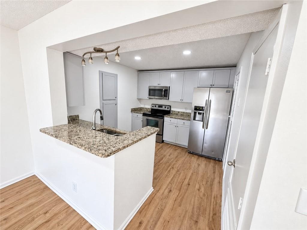 2 bedroom, 2 bathroom, 1,060 sq ft condominium for sale at 2657 Lenox Road P-213, Atlanta, GA 30324 — photo 5