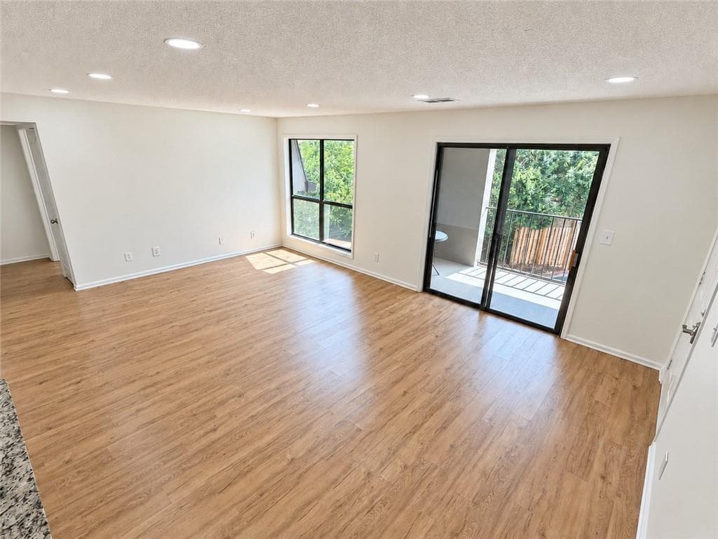 2 bedroom, 2 bathroom, 1,060 sq ft condominium for sale at 2657 Lenox Road P-213, Atlanta, GA 30324 — photo 9