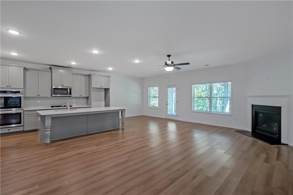 4 bedroom, 4 bathroom, 3,634 sq ft single family residence for sale at 420 Tavistock Court, Mcdonough, GA 30252 — photo 4
