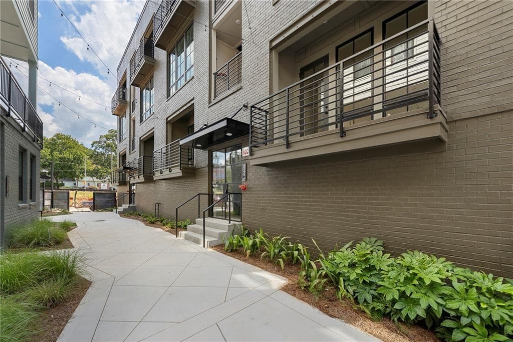 2 bedroom, 3 bathroom, 1,470 sq ft condominium for sale at 926 Hughley Circle 1, Atlanta, GA 30316 — photo 5