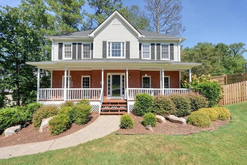 4 bedroom, 3 bathroom, 2,868 sq ft single family residence under contract at 1330 Willow Tree Drive, Woodstock, GA 30188 — photo 3