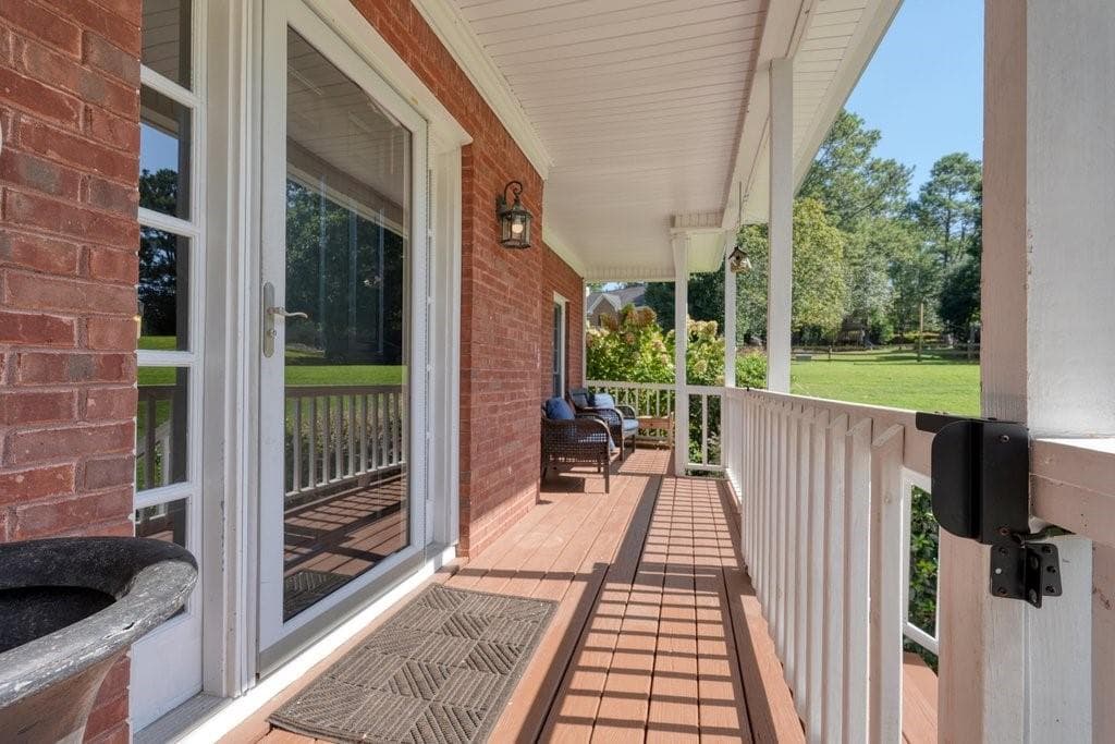 4 bedroom, 3 bathroom, 2,868 sq ft single family residence under contract at 1330 Willow Tree Drive, Woodstock, GA 30188 — photo 7