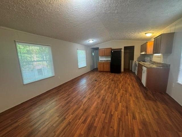 3 bedroom, 2 bathroom, 1,152 sq ft single family residence under contract at 1065 Puckett Road, Auburn, GA 30011 — photo 4