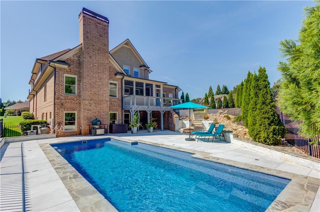 6 bedroom, 5 bathroom, 4,784 sq ft single family residence under contract at 109 Slate Drive, Buford, GA 30518 — photo 2
