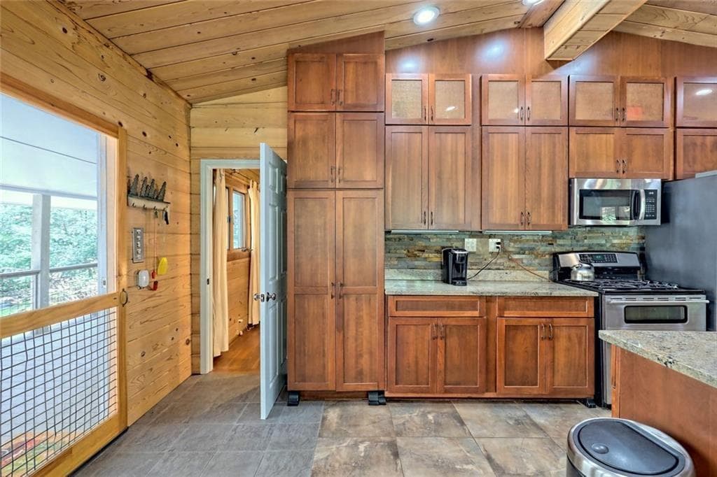 3 bedroom, 4 bathroom, 1,648 sq ft single family residence for sale at 2960 Tate City, Other-North Carolina, NC 28904 — photo 9