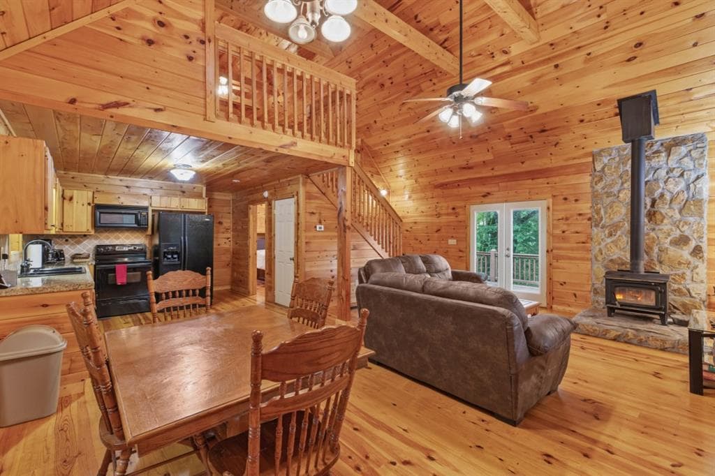 2 bedroom, 3 bathroom, 2,040 sq ft single family residence for sale at 795 Fugue Drive, Ellijay, GA 30540 — photo 3