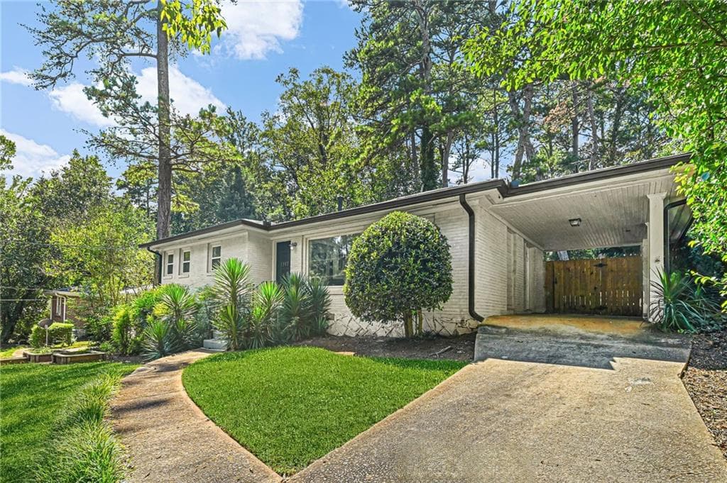 3 bedroom, 2 bathroom, 1,053 sq ft single family residence for sale at 1397 David Circle, Decatur, GA 30032 — photo 2