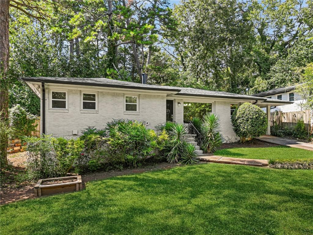 3 bedroom, 2 bathroom, 1,053 sq ft single family residence for sale at 1397 David Circle, Decatur, GA 30032 — photo 3