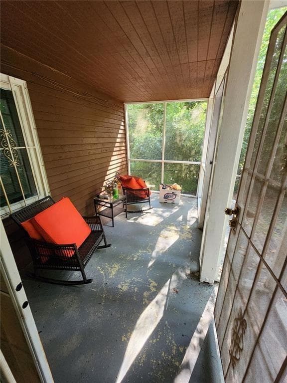 7 bedroom, 5 bathroom, 1,972 sq ft single family residence for sale at 258 Kenilworth Circle, Stone Mountain, GA 30083 — photo 8