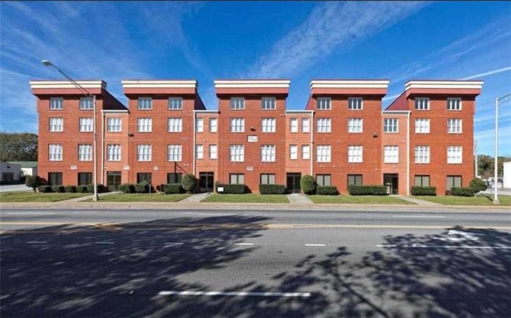 2 bedroom, 2 bathroom, 900 sq ft condominium for sale at 2465 Main Street 302, East Point, GA 30344