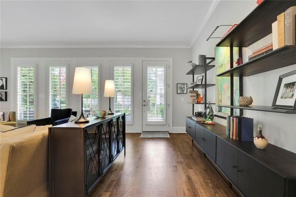 3 bedroom, 4 bathroom, 3,643 sq ft townhouse for sale at 150 Forrest Alley, Roswell, GA 30075 — photo 4