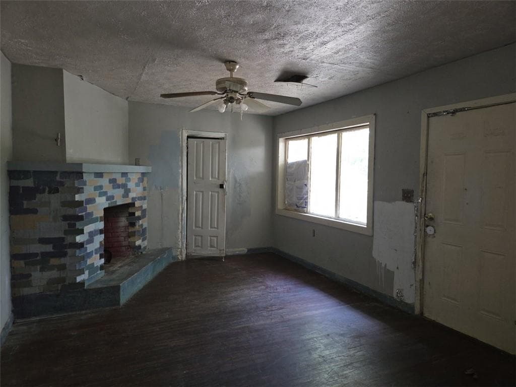 2 bedroom, 1 bathroom, 1,596 sq ft single family residence for sale at 1886 Charles Place, Atlanta, GA 30318 — photo 2