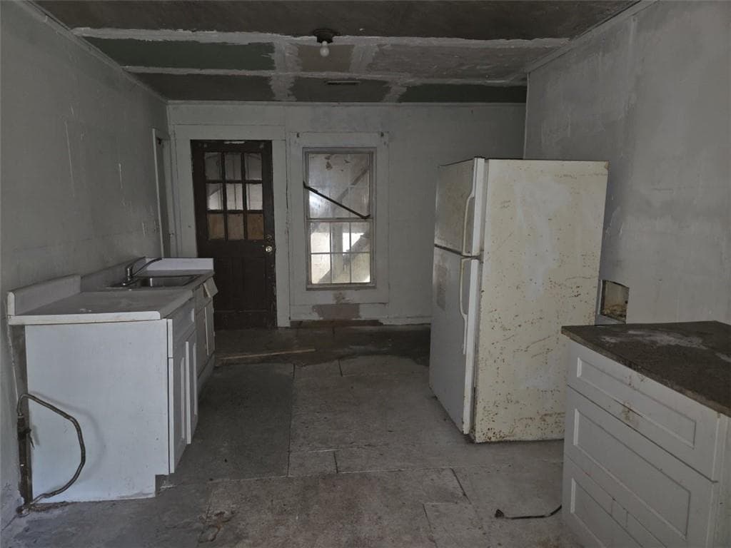 2 bedroom, 1 bathroom, 1,596 sq ft single family residence for sale at 1886 Charles Place, Atlanta, GA 30318 — photo 3