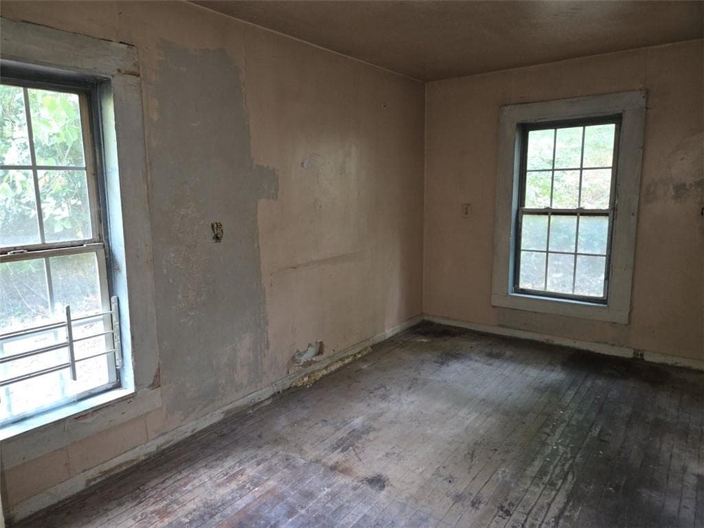 2 bedroom, 1 bathroom, 1,596 sq ft single family residence for sale at 1886 Charles Place, Atlanta, GA 30318 — photo 6