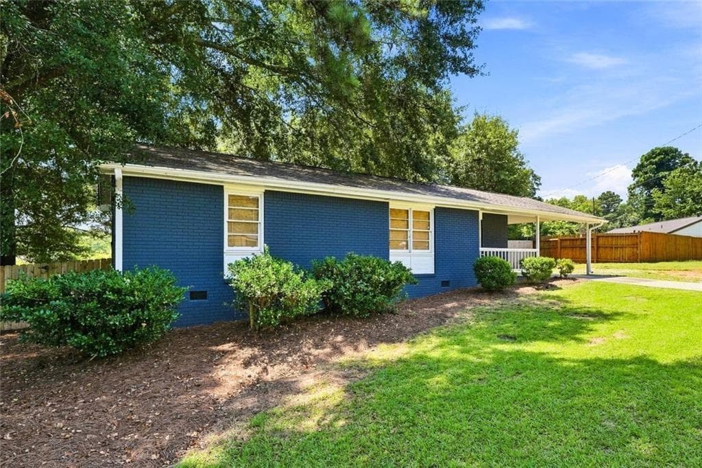 3 bedroom, 2 bathroom, 1,078 sq ft single family residence for sale at 239 Hurt Road, Smyrna, GA 30082 — photo 2