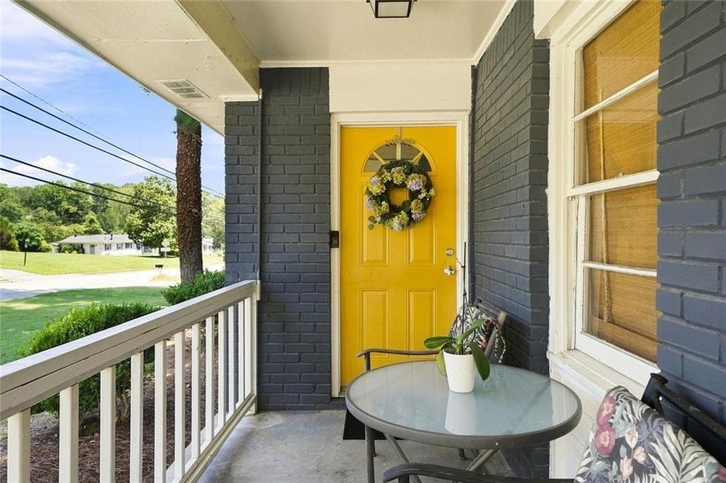 3 bedroom, 2 bathroom, 1,078 sq ft single family residence for sale at 239 Hurt Road, Smyrna, GA 30082 — photo 5