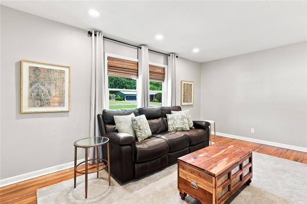 3 bedroom, 2 bathroom, 1,078 sq ft single family residence for sale at 239 Hurt Road, Smyrna, GA 30082 — photo 9