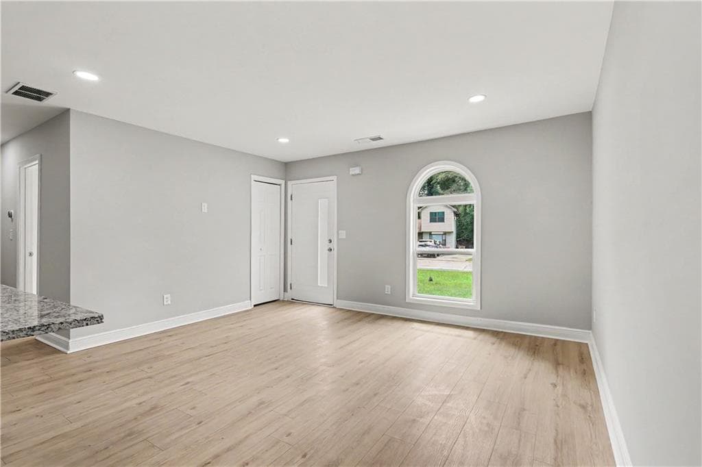 3 bedroom, 1 bathroom, 1,032 sq ft single family residence for sale at 6010 Fieldcrest Drive, Morrow, GA 30260 — photo 7