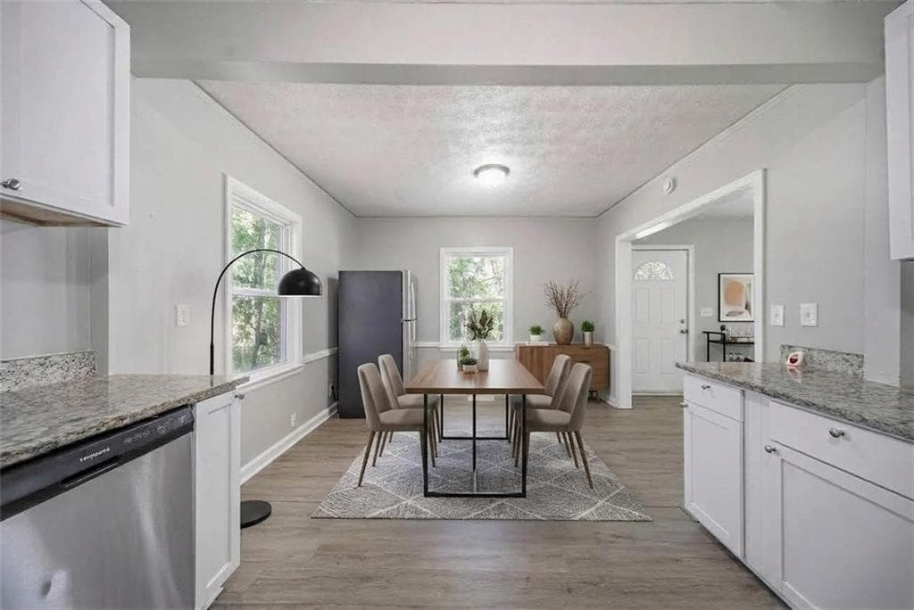3 bedroom, 2 bathroom, 1,050 sq ft single family residence for sale at 1292 Beecher Street, Atlanta, GA 30310 — photo 3