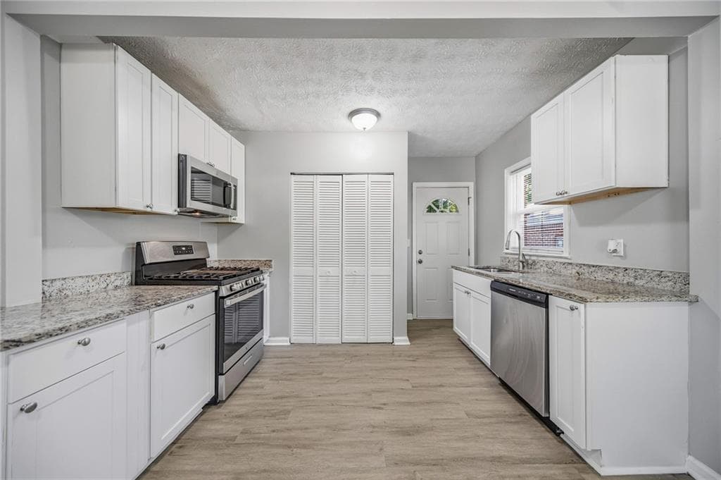 3 bedroom, 2 bathroom, 1,050 sq ft single family residence for sale at 1292 Beecher Street, Atlanta, GA 30310 — photo 9