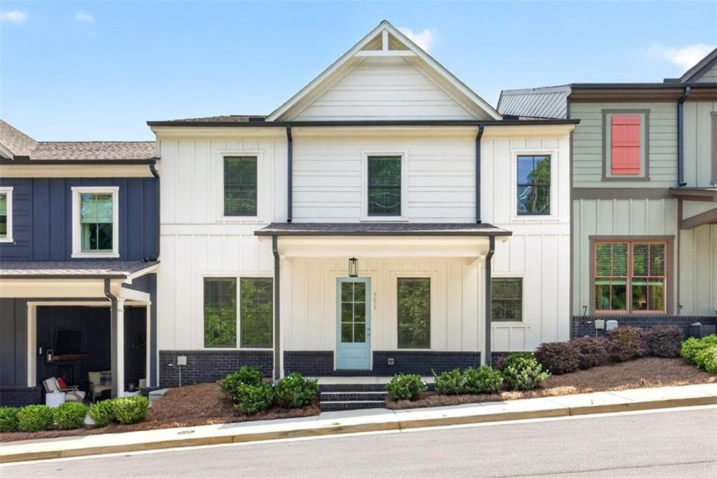 3 bedroom, 3 bathroom, 2,125 sq ft townhouse for sale at 5619 Pine Street, Flowery Branch, GA 30542 — photo 1 of 62