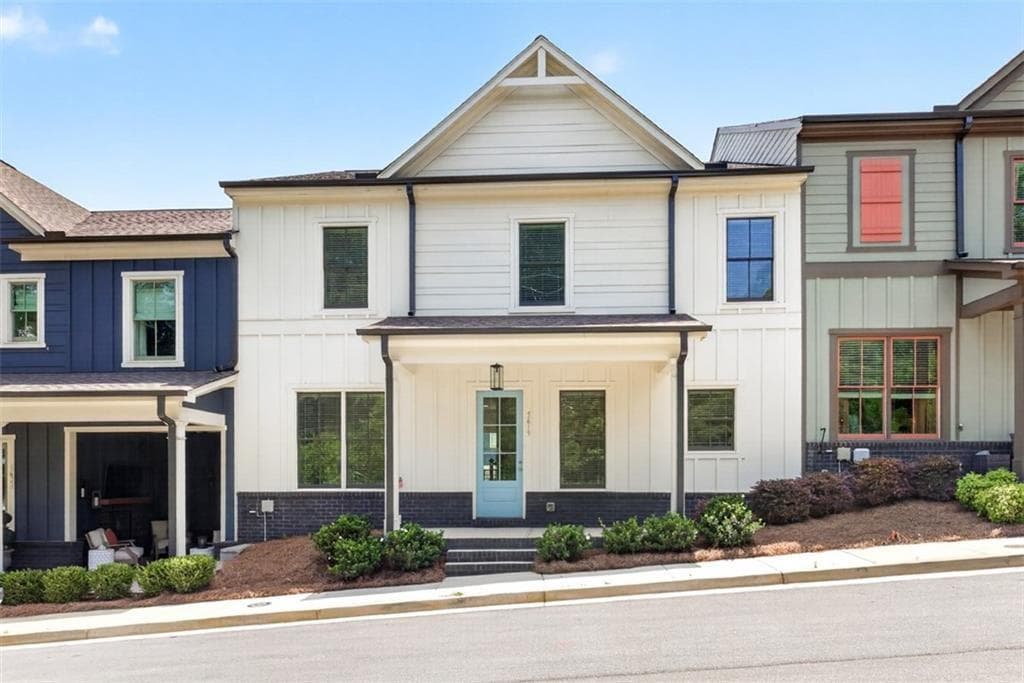 3 bedroom, 3 bathroom, 2,125 sq ft townhouse for sale at 5619 Pine Street, Flowery Branch, GA 30542 — photo 4