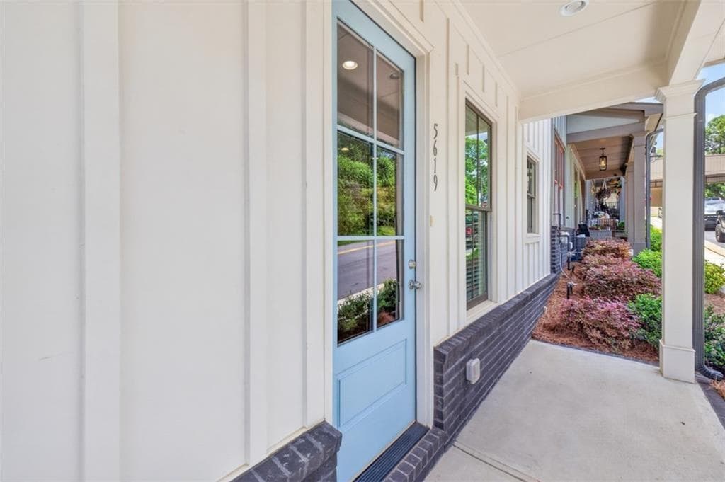 3 bedroom, 3 bathroom, 2,125 sq ft townhouse for sale at 5619 Pine Street, Flowery Branch, GA 30542 — photo 5