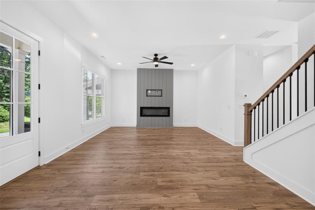 3 bedroom, 3 bathroom, 2,125 sq ft townhouse for sale at 5619 Pine Street, Flowery Branch, GA 30542 — photo 7
