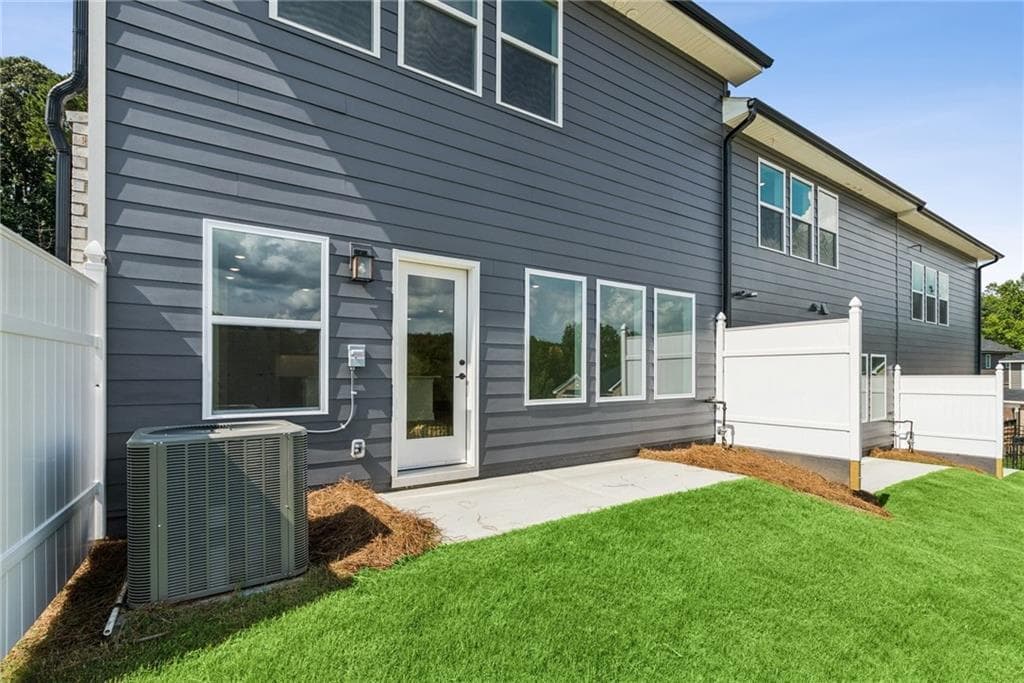 3 bedroom, 3 bathroom, 1,922 sq ft townhouse for sale at 222 Redbud Road, Canton, GA 30114 — photo 2