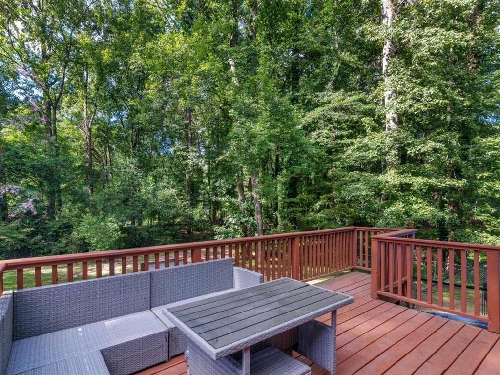 6 bedroom, 3 bathroom, 2,430 sq ft single family residence for sale at 1607 Hillview Avenue, Jonesboro, GA 30236 — photo 7